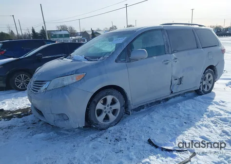 2017 Toyota Sienna Le 8 Passenger из США, поврежденный, VIN 5TDKZ3DC2HS845820